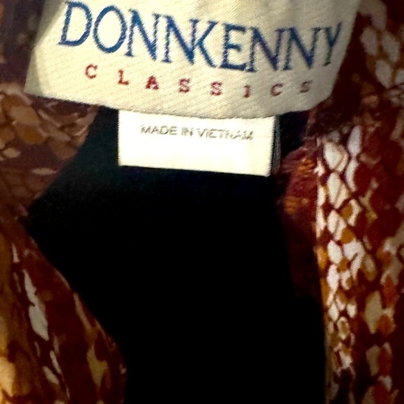 Donnekenny Timeless Elegance button down Blouse women size large - Picture 6 of 8